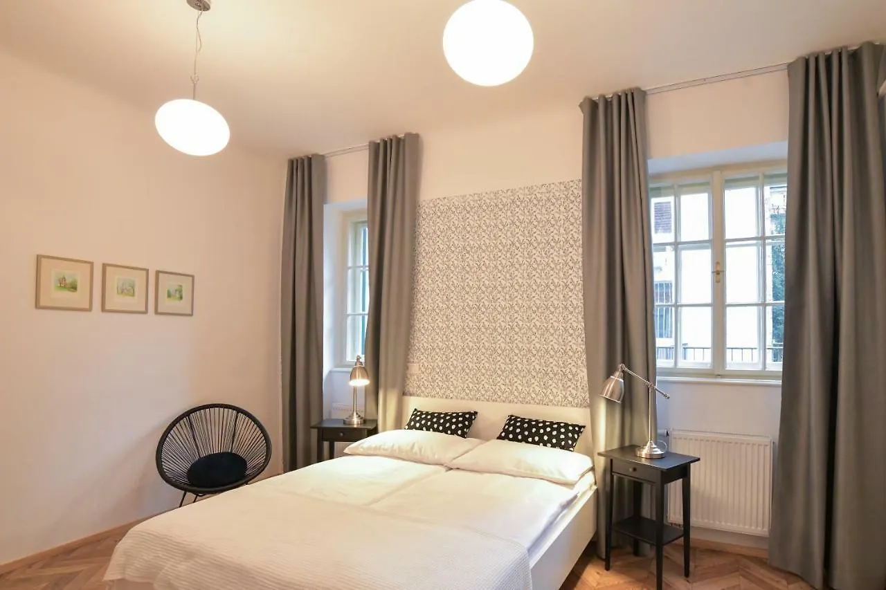 Vila Selena Ljubljana 0*,